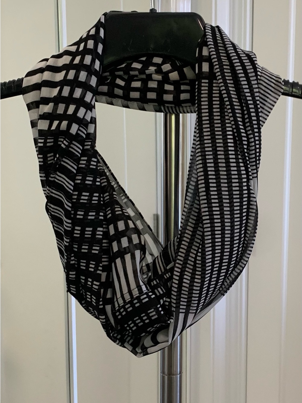Calvin Klein Black & White Infinity Scarf